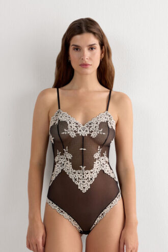 Pretty Flowers チュール＆Lace Bodysuit